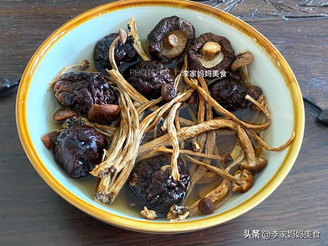 干茶树菇要泡多久，干茶树菇要泡多久可以煲汤（多给家人喝这汤）