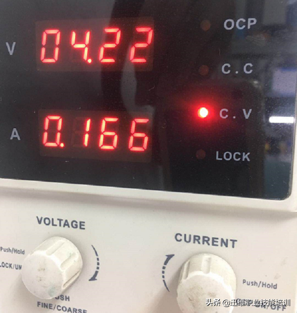 手机充不进去电但是显示在充电，手机显示正在充电但充不进去电（iPhone8有充电图标却充不进电）