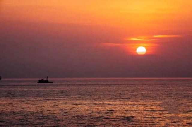 涠洲岛在哪里，涠洲岛和鼓浪屿哪个好玩（这10个地方强烈推荐你去）