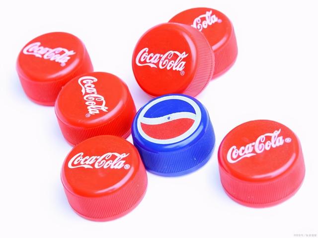 可口可乐和百事可乐是哪个国家的，百事可乐是哪个国家的品牌（可口可乐和百事可乐背后的中国故事）