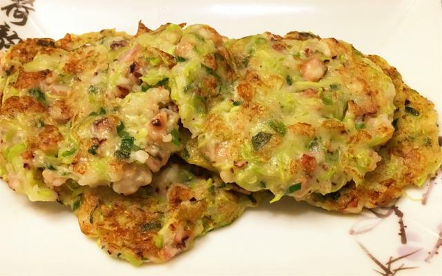 蔬菜海鲜饼做法图解，蔬菜鱼饼的做法（早餐真是太好吃了）