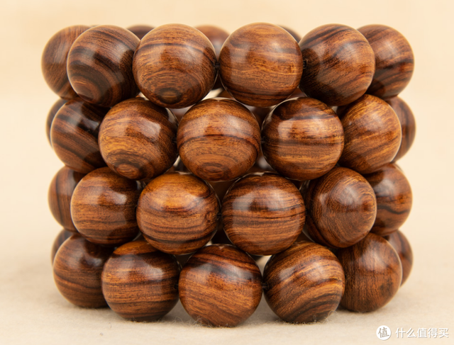 乌木手串怎么辨别真假，乌木手串真假鉴别（万物皆可盘：万字长文）