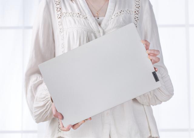 蜡笔小新的声音，抖音蜡笔小新的声音怎么弄的（第十代酷睿处理器加持的金属轻薄本）