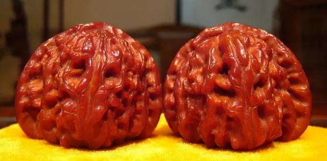 核桃怎么盘玩效果最好，盘玩核桃的正确方法（文玩核桃这样盘玩才会红得快）