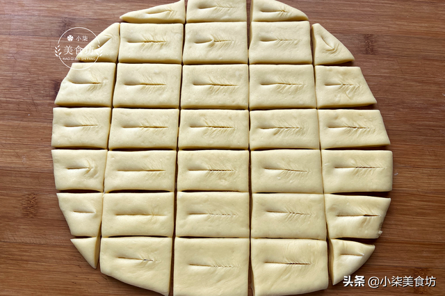 蒙古果子的做法，蒙古果子做法和配方（2碗面粉打3个鸡蛋）