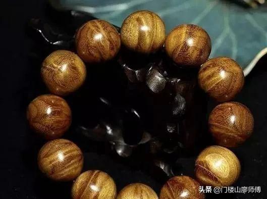 男士带手串十大禁忌，男戴银手链有什么讲究（这才是文玩手串的正确打开广式）