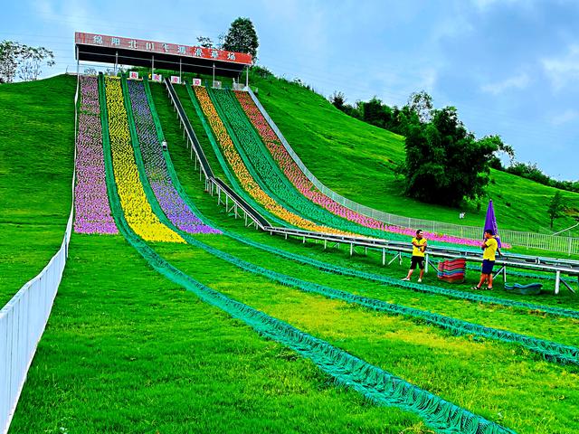 李杜祠,蔣琬墓,西蜀子云亭,六一堂,富樂堂,碧水寺,聖水寺,鄧稼先廣場