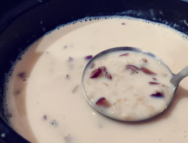 燕麦片牛奶粥的做法，燕麦片牛奶粥的做法窍门（女人要多吃的早餐）