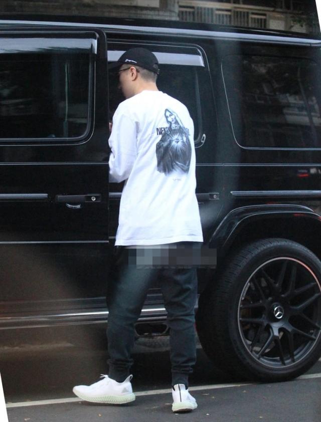 成龙儿子吸毒，成龙之子吸毒被抓+房祖名为何姓房不姓成（成龙儿子房祖名近况曝光）