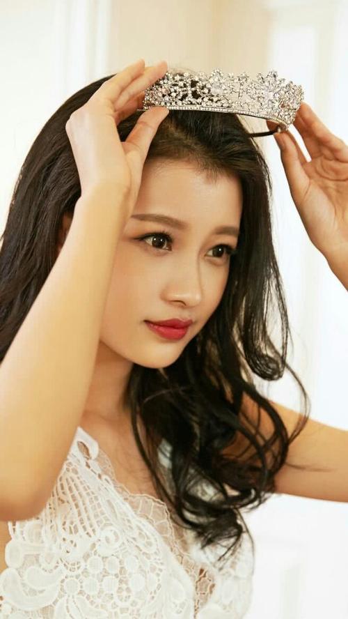 李沁和孙怡的对比照，李沁孙怡迷之撞脸（孙怡和李沁的长相区别到底在哪）