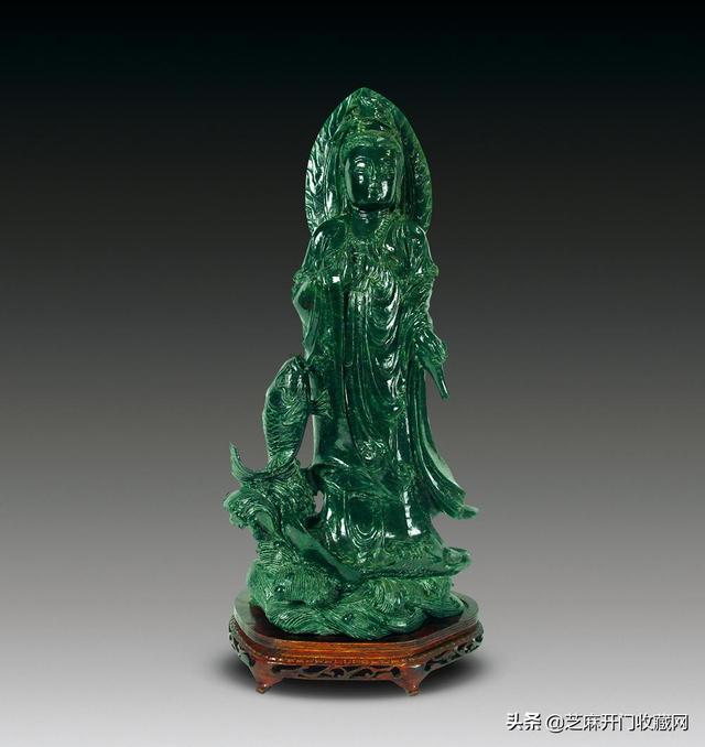 俄罗斯碧玉，俄料最好的碧玉与和田碧玉有什么区别（俄罗斯碧玉值钱吗）
