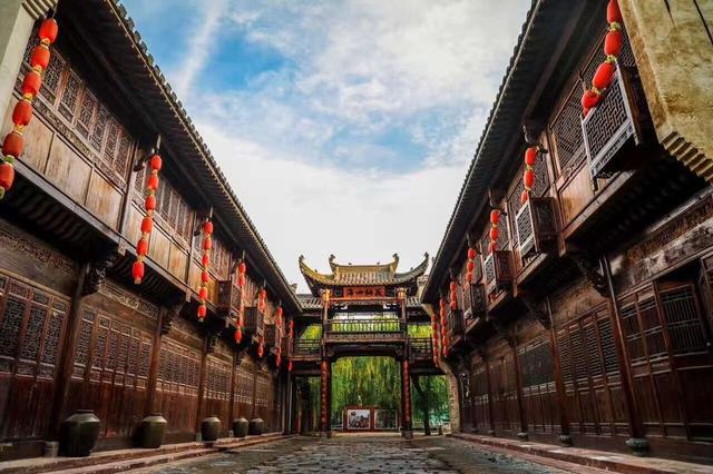 菏泽好玩的地方，菏泽晚上有好玩的地方吗（菏泽这4个4A级景区你都去过了吗）