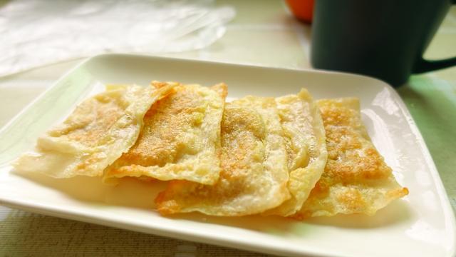 剩的馄钝皮可以做什么美食，剩的馄钝皮可以做什么美食呢（用剩下的馄饨皮别扔）