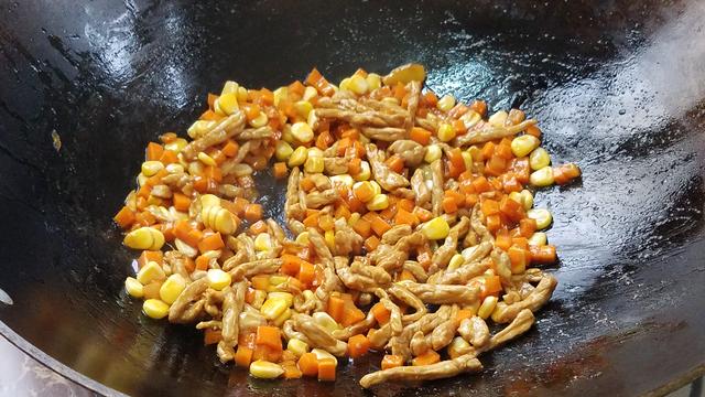 皮蛋怎么做好吃，皮蛋怎么做好吃零基础（做法简单又下饭）