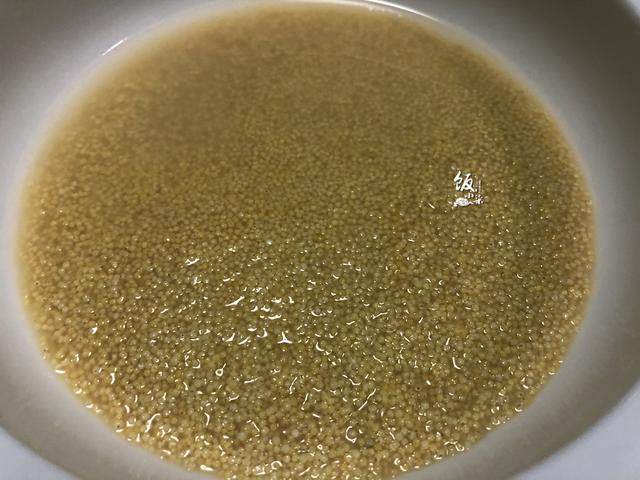 小米蒸肉怎么做，小米粉蒸肉怎么做（小米别只会熬粥了）