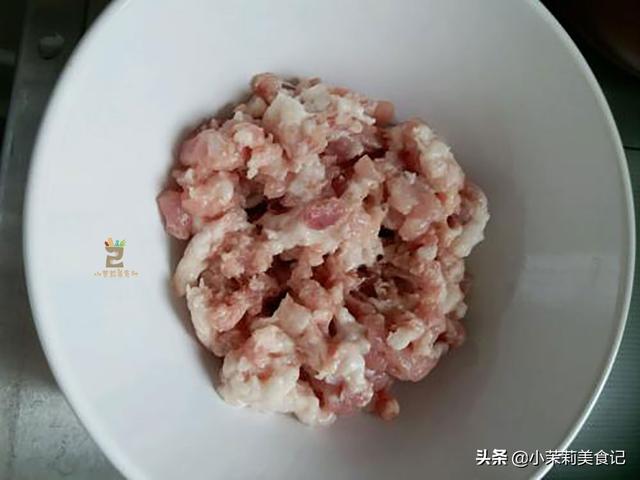 炒豇豆角用焯水吗，炒豇豆要焯水吗（豆角清脆入味不夹生）