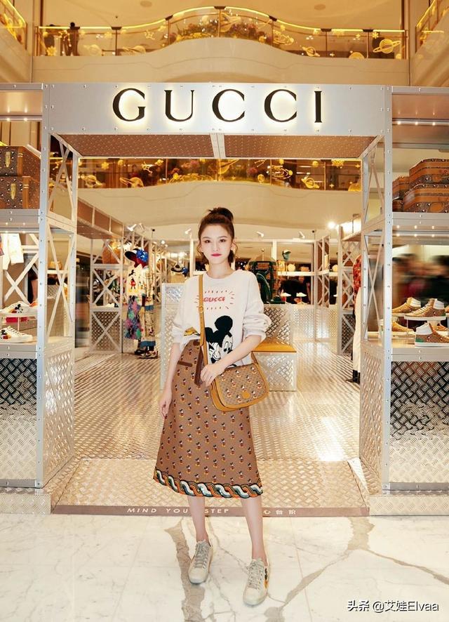 宋祖儿多大，宋祖儿多大年龄了（36500“芭比娃娃”装穿出凹凸感）