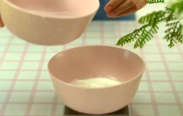 藕粉怎么吃最好吃，藕粉应该怎么吃（藕粉别再冲水喝了）