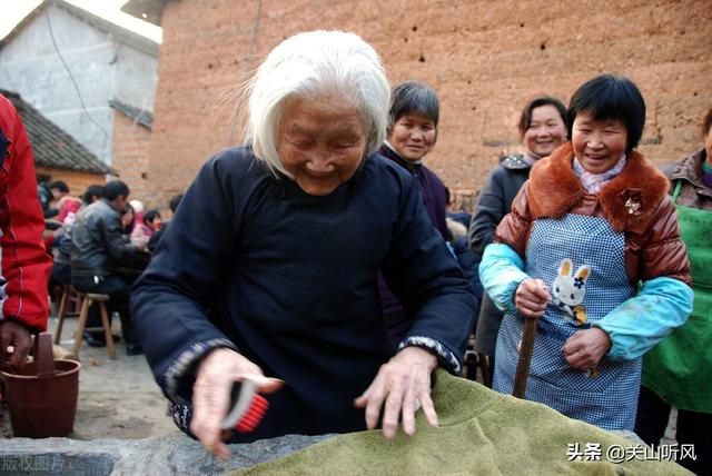 给老人祝寿的四字词语，祝福老人长寿的四字词语（农村老话为何说：“老人过生日）