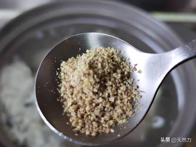 萝卜排骨汤的功效，白萝卜排骨粥的功效（排骨可以熬粥吗）