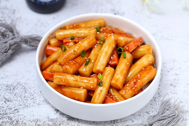 年糕煮多久能熟，韩国年糕要多久才能煮熟（十分钟就上桌的酱汁年糕）