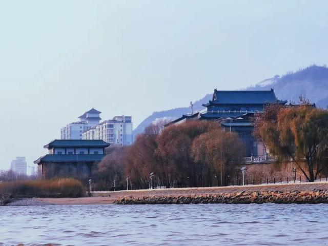 描写祖国壮丽山河的古诗词有哪些，描写祖国山河壮丽的古诗有哪些（古今最豪放的诗词）
