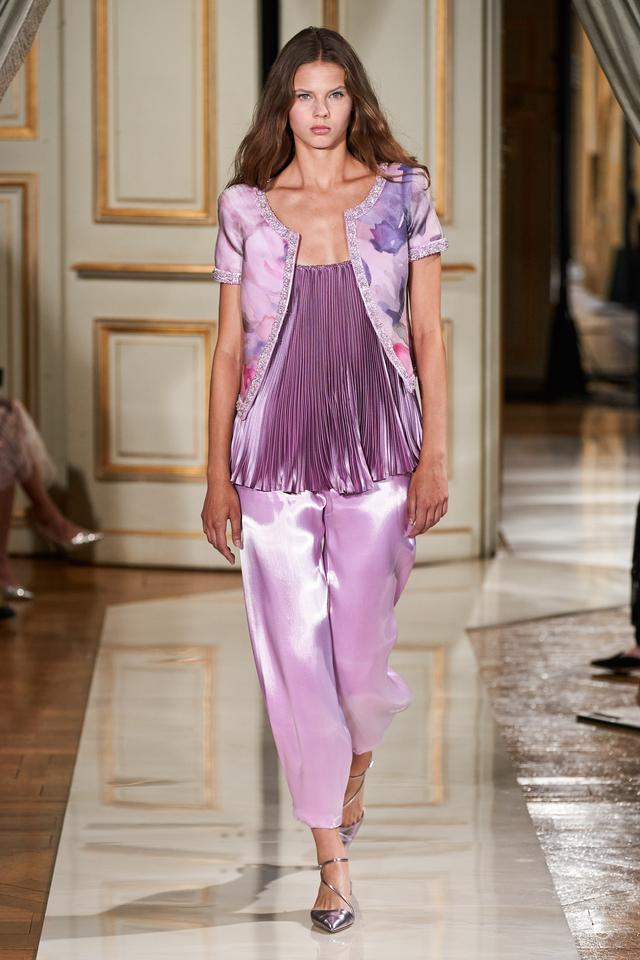 阿玛尼衣服什么档次，阿玛尼服饰什么档次（Privé2021秋季高定女装）