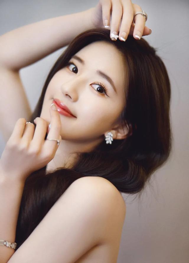 奶油滤镜/可爱/甜美/表情包/欧美/妆容，微信头像，奶油滤镜/可爱/甜美/表情包/欧美/妆容（时髦显白，拿图去做）