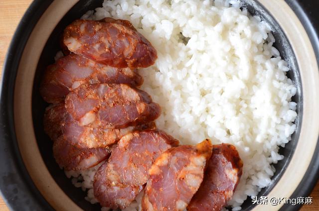 广东煲仔饭的做法，煲仔饭的做法及配方（选材到详细步骤全告诉你）