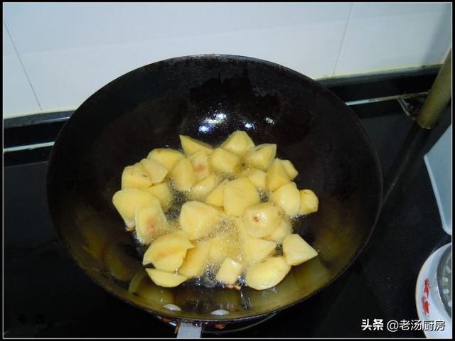 土豆咖哩鸡做法步骤，咖喱土豆鸡怎么做（厨师长分享土豆咖喱鸡教程）