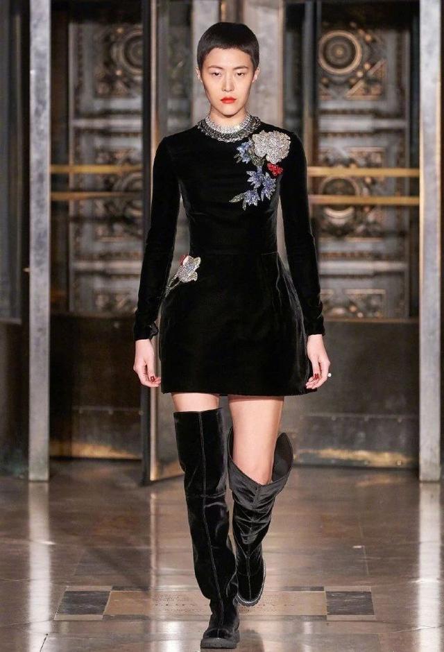 2020年时装周流行风格穿搭，2020年时装流行主题（前两款一般人也能随便穿）