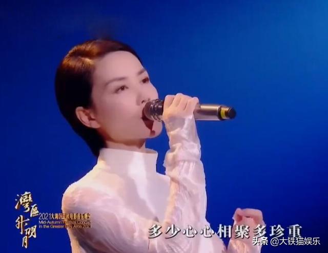 月牙脸适合什么发型（6位方脸女星告诉你）