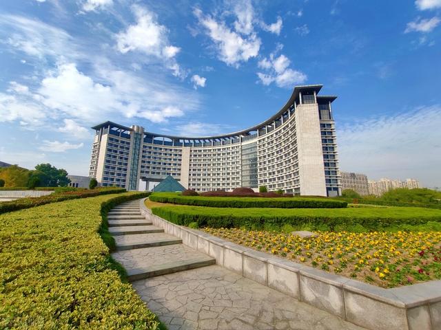浙江工商大学分数线，浙江工商大学2022录取分数线是多少（浙江工商大学2021年多少分能报）