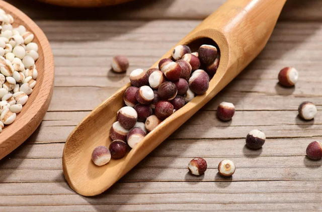 炒芡实功效与作用，炒芡实功效与作用及禁忌（这食材健脾益气、去湿止泻）