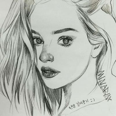 素描女生头像  by:minarim微信，素描女生头像  by:minarim（速写风的素描插画）