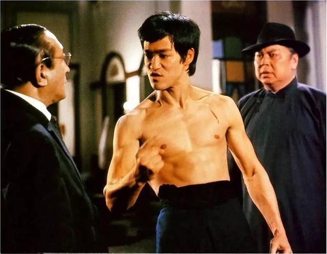 梦见螳螂什么寓意，梦见螳螂什么寓意呢（为什么李小龙的妻子在李小龙去世后）