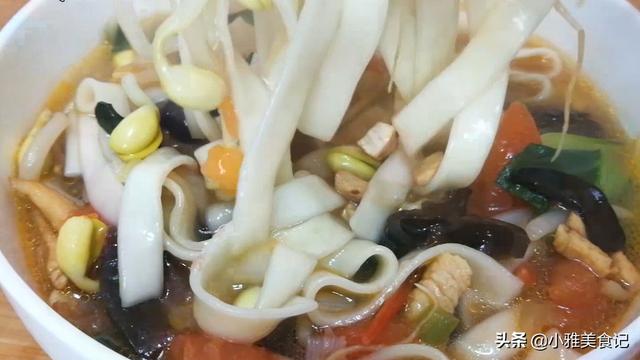 炝汤面条怎么做，素炝汤面条的做法（老式炝锅面的家常做法）