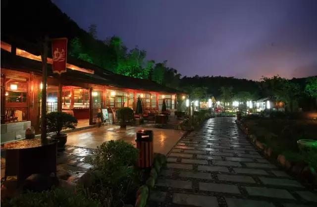 黄山哪里泡温泉好，黄山哪里泡温泉好些（选择这10家最美的酒店准没错）