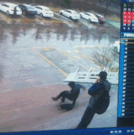 眼高手低是什么意思，眼高手低是什么样的人（好为人师、眼高手低、趋炎附势、得意忘形）