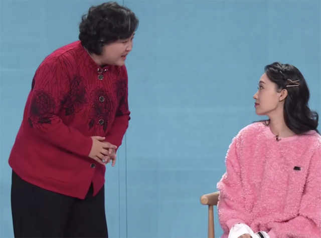 37岁的贾玲近照，贾玲：欢笑的每一步都充满不易