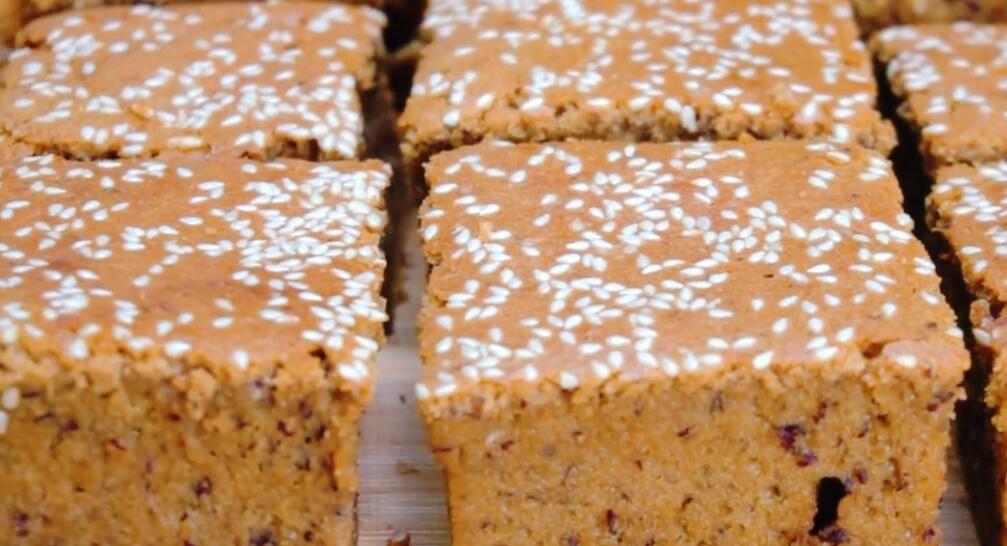 【红糖大枣发糕】做法步骤图 半碗面2个蛋 比蛋糕还要好吃-起舞食谱网