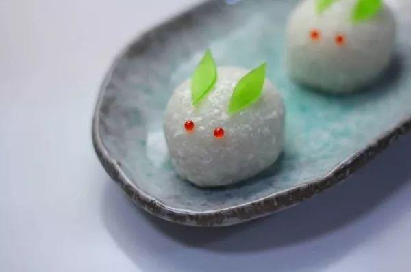 日本和果子的制作方法，日本食玩果子制作视频（日本匠人做出这么美的“和果子”）