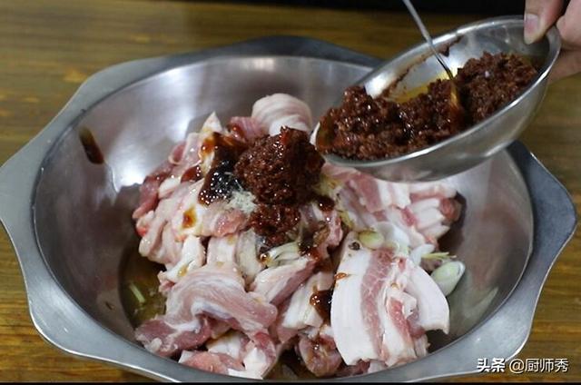 粉蒸肉要蒸多久，看看厨师长的方法（米粉蒸肉的做法 最正宗的做法）