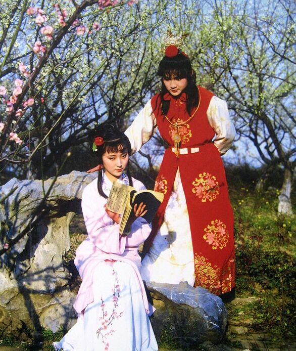 贾宝玉的人物形象分析，贾宝玉人物形象分析（《红楼梦》贾宝玉形象深度解读——“天下无能第一”是怎么炼成的）