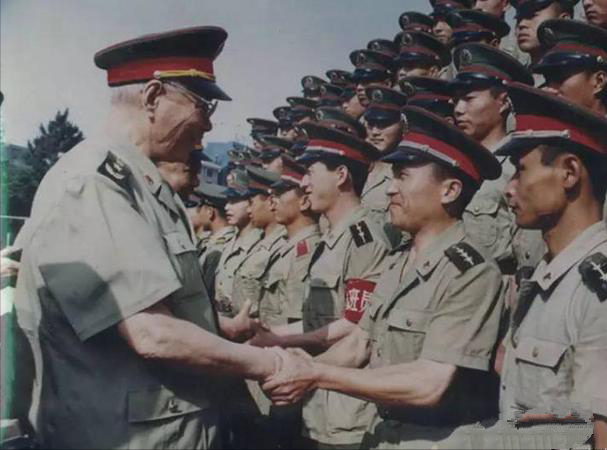 张震怎么死的，邓小平：比我小10岁（张震讲故事死了是真的吗）