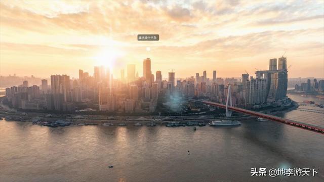 重庆为什么叫山城，成都好玩还是重庆好玩（卫星地图带你了解这座网红城市诞生的基因）