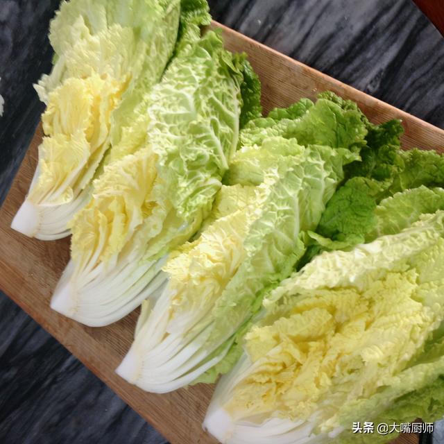 东北酸菜怎么腌制方法，如何腌东北的酸菜（东北奶奶分享腌酸菜经验）