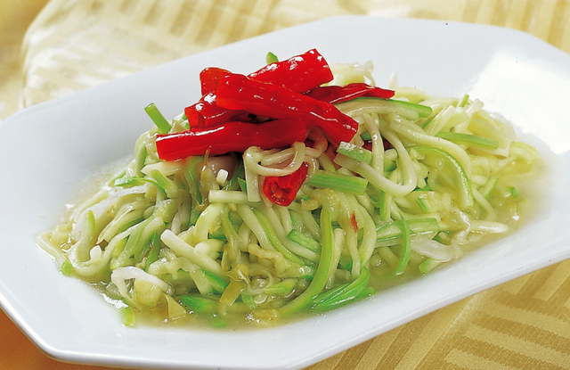 泡椒怎么吃法，泡椒怎么做怎么吃（用来炒菜烧菜最好吃了）