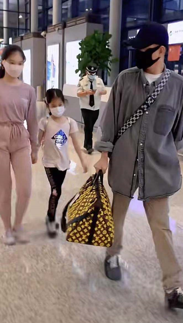 文章的女儿叫什么，文章马伊琍女儿叫什么名字（文章独自带俩女儿旅游）