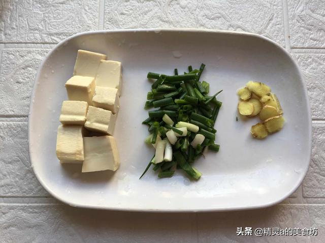 男人喝鲫鱼汤的好处，男人吃鲫鱼有什么好处和功效（补钙补身营养高）